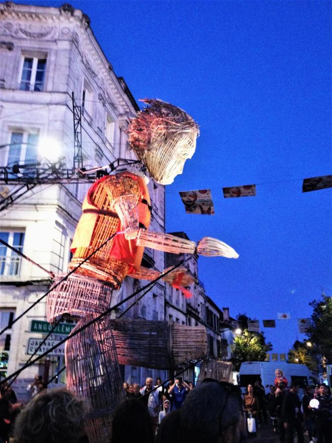 Gite Le Bonheur Hiersac Εξωτερικό φωτογραφία
