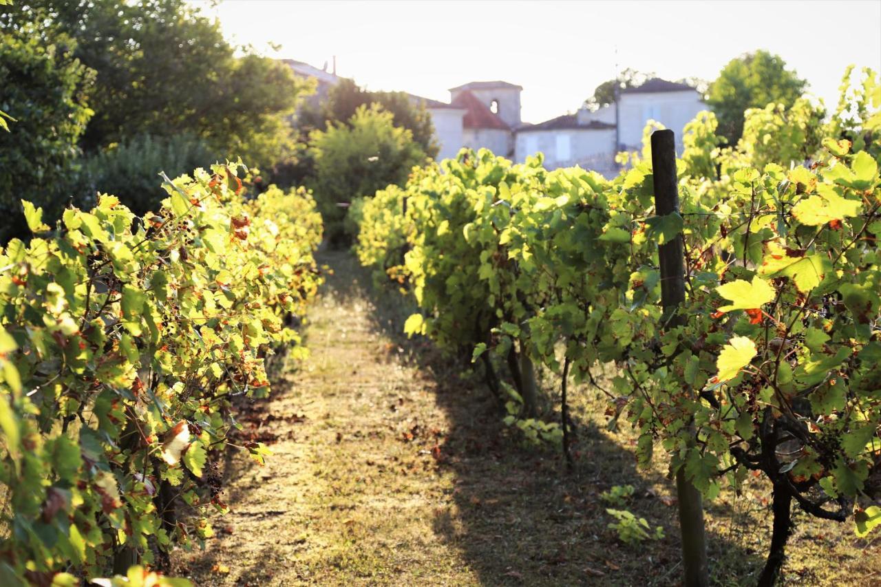 Gite Le Bonheur Hiersac Εξωτερικό φωτογραφία
